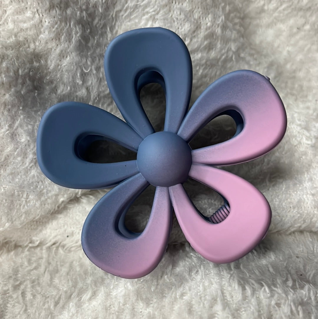 MF Plucked Petal Flower Clip