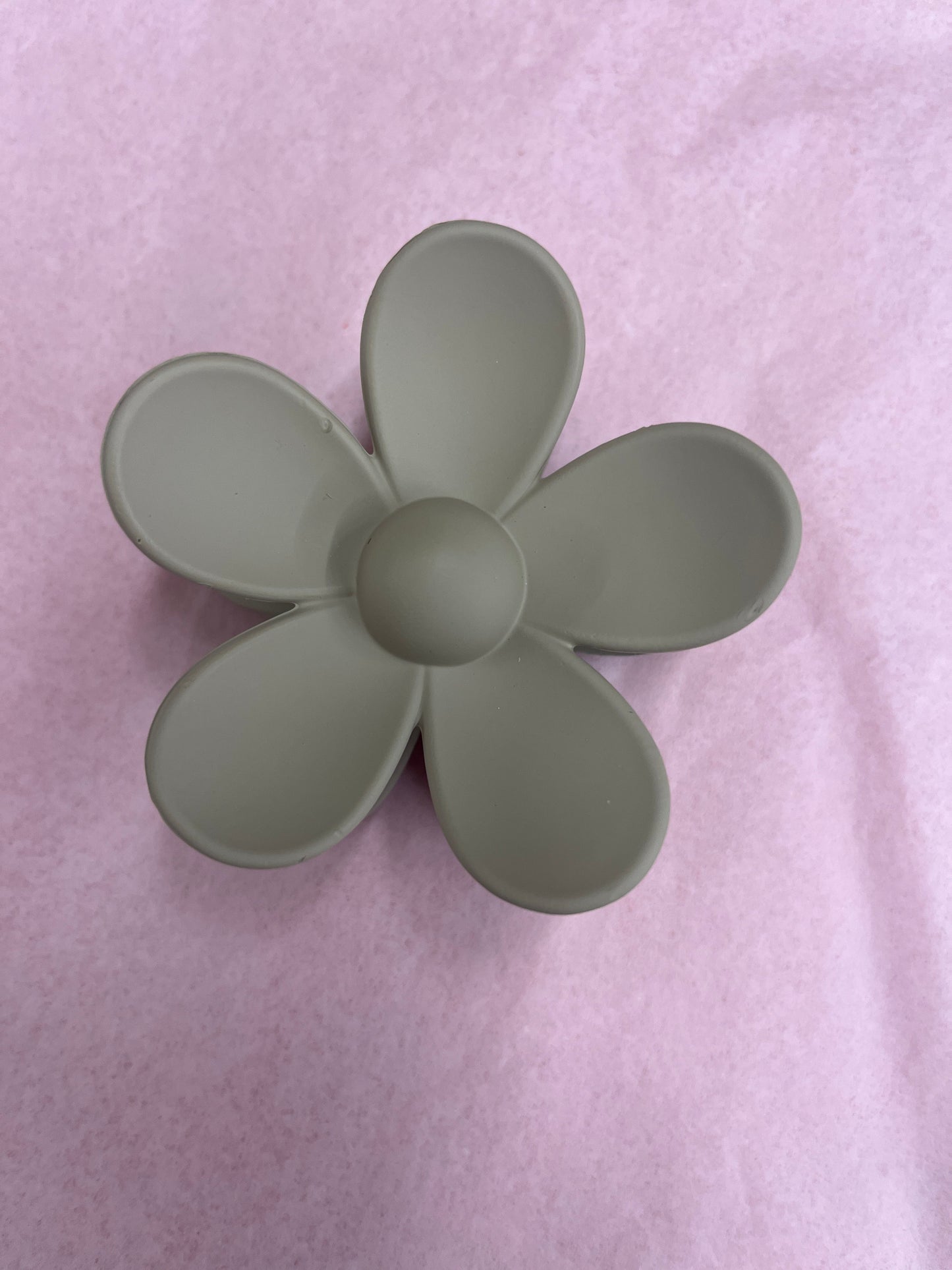MF Plucked Petal Flower Clip