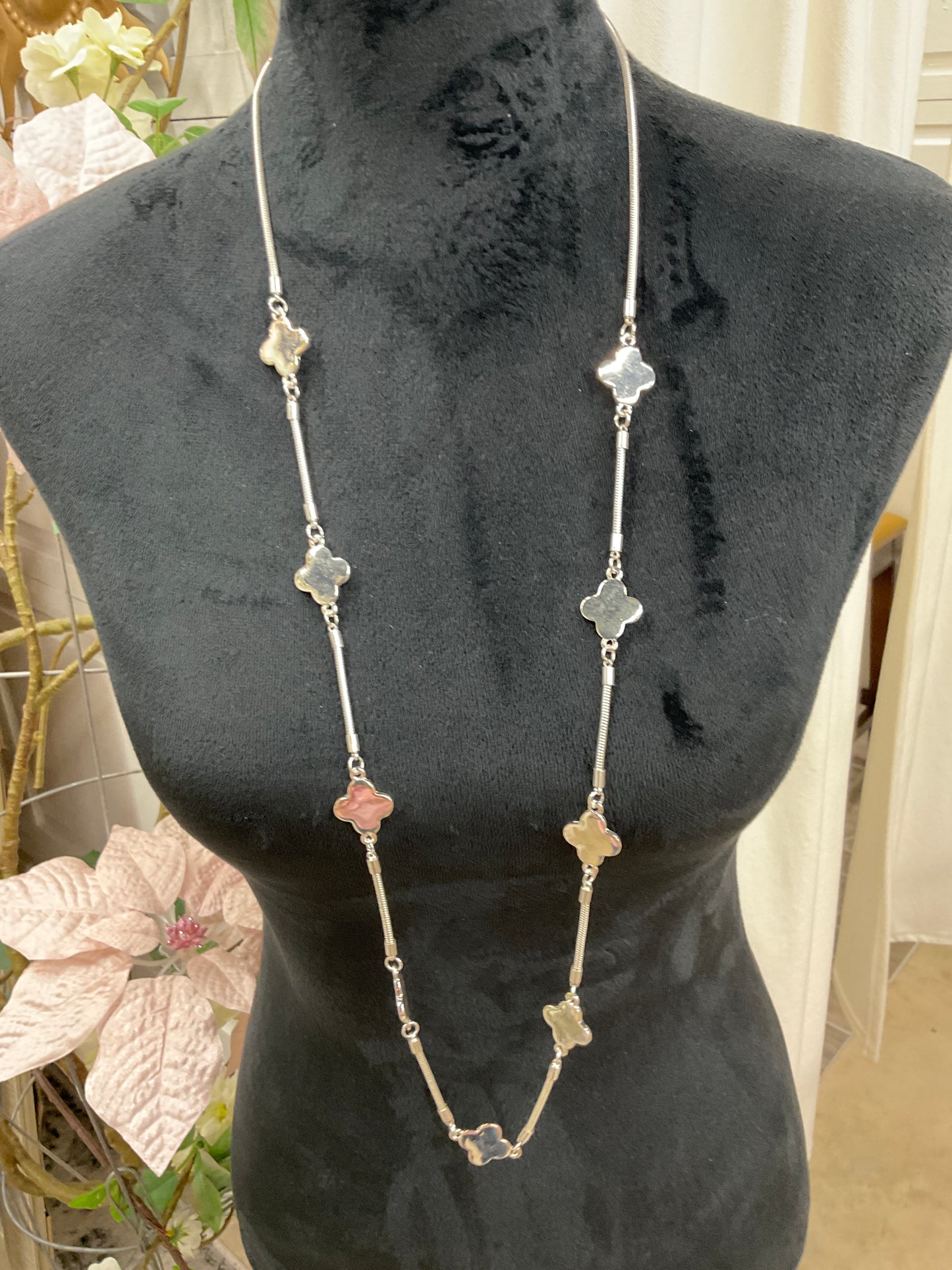 Simple Silver Clover Necklace