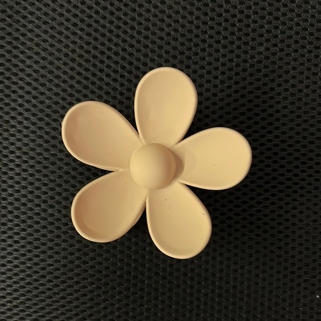 MF Plucked Petal Flower Clip