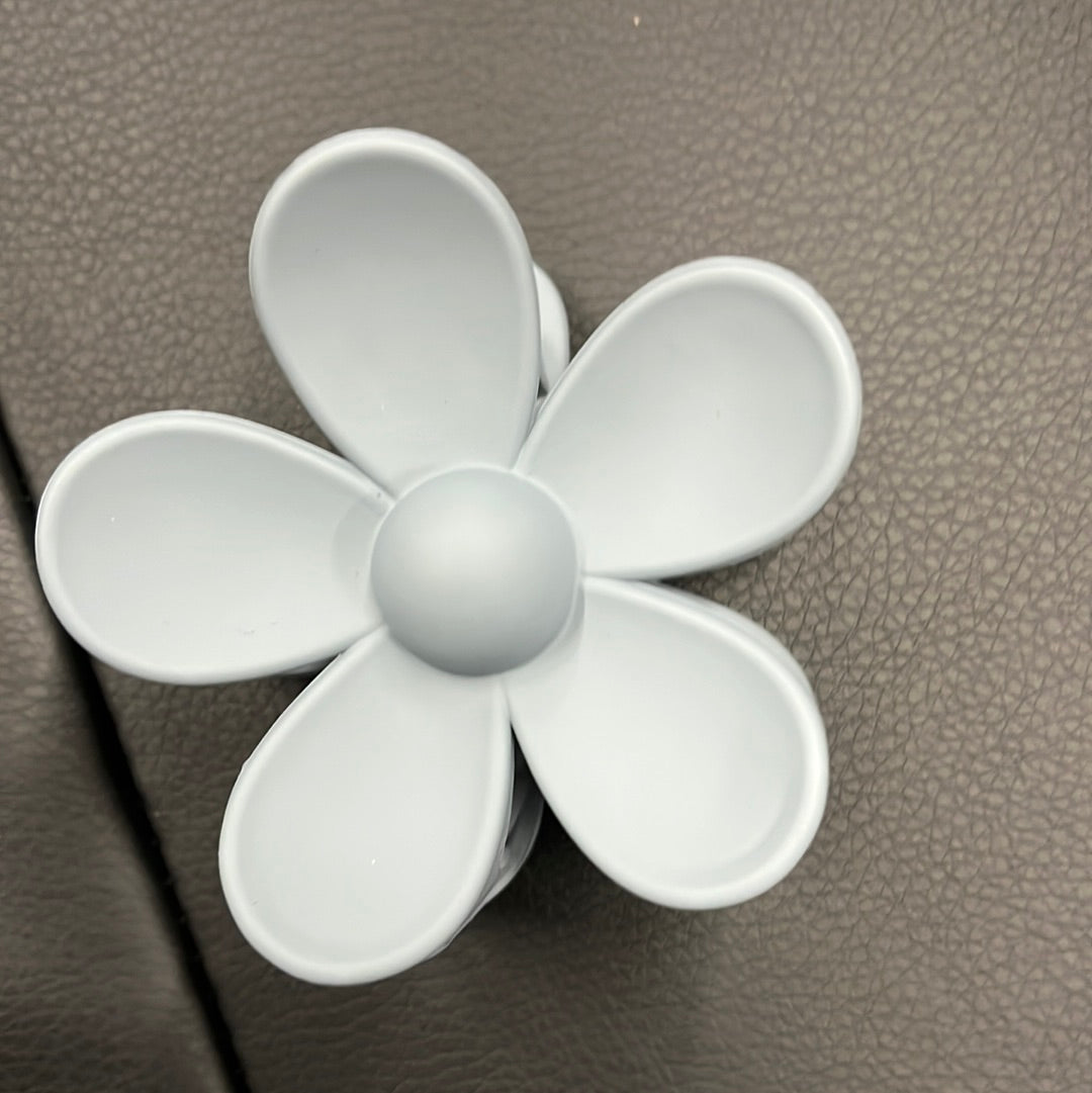MF Plucked Petal Flower Clip