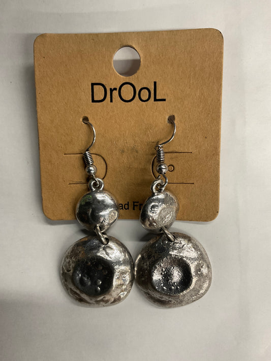 Silver Hammered Dropped Earrings